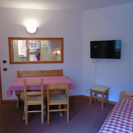 Appartement Valfréjus, 1 Pièce, 4 Personnes - Fr-1-561-11 Valfrejus